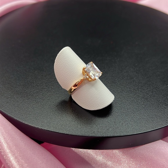 18K GP AAA+ CZ adjustable Ring🌹By: Pretty Bird - Picture 6 of 8